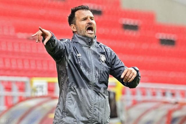 世界杯直播软件官网-绝对权威之下莱科用人不看名气 海港阵容局部强震